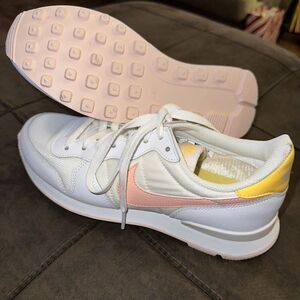 Women Nike Internationalist Lifestyle Sneaker Shoes White Pink yellow DM3076-100